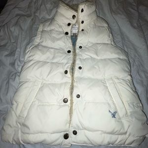 american eagle vest!!